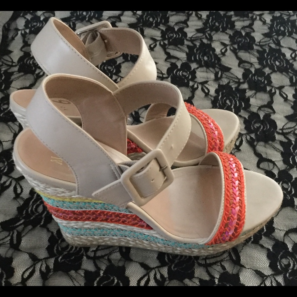 Wedge heels